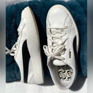 Puma Shoes Women’s sz. 11/ EU 42.5 White & Black, EUC